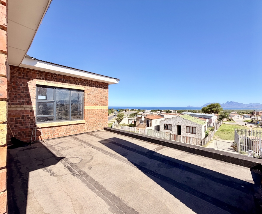 5 Bedroom Property for Sale in Hawston Western Cape
